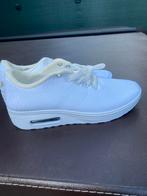 NIEUWE SCHOENEN MAAT 39, Ophalen of Verzenden, Nieuw, Sneakers of Gympen
