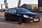 Volvo V60 T3 150pk Powershift 2013 Zwart, 4 cilinders, 150 pk, Leder en Stof, Grijs