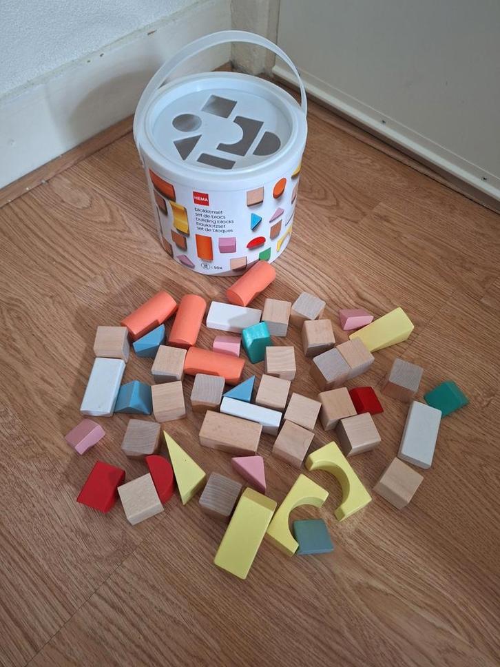 In nette staat Houten blokkenset vormenstoof van de Hema., Kinderen en Baby's, Speelgoed | Houten speelgoed, Zo goed als nieuw