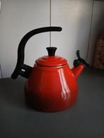 Le Creuset Fluitketel 1.5l Kersenrood, Huis en Inrichting, Keuken | Keukenbenodigdheden, Ophalen of Verzenden, Gebruikt