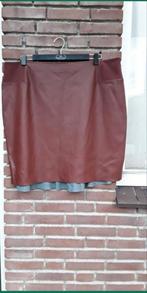 NIEUW! M&S Leer look rok,48 Stretch terra kleur, Kleding | Dames, Rokken, Overige kleuren, Verzenden, Maat 46/48 (XL) of groter