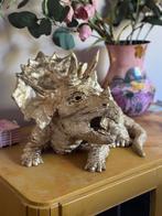 Gouden Triceratops dinosaurus Keramiek Beeld - Handgemaakt, Verzamelen, Beelden en Beeldjes, Ophalen of Verzenden, Nieuw, Dier