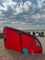 Naish Pivot 2024 allround 10m kite met bar, Watersport en Boten, Geen board, Ophalen, Zo goed als nieuw