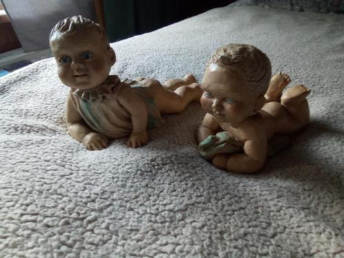 2 leuke oude baby beelden ongeveer 16 en 21 cm, Antiek en Kunst, Curiosa en Brocante, Ophalen of Verzenden