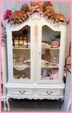 Brocante Queen Ann kast vitrinekast, Ophalen