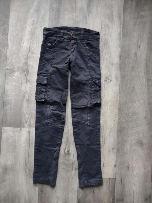 Stoere zwarte cargo jeans met zakken, 140.Outfitters Nation, Kinderen en Baby's, Kinderkleding | Maat 140, Gebruikt, Jongen, Broek
