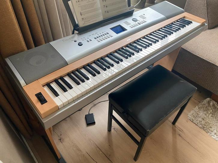 Yamaha DGX-630 Portable Grand - top digitale piano!, Muziek en Instrumenten, Piano's, Gebruikt, Piano, Overige kleuren, Digitaal