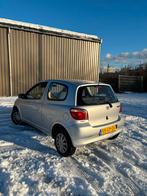 Toyota Yaris 1.3 16V 3DR 2001 Grijs, Auto's, Toyota, Voorwielaandrijving, 1299 cc, 31 €/maand, 4 cilinders
