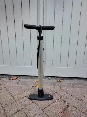Fietspomp / floor pump beschikbaar voor biedingen