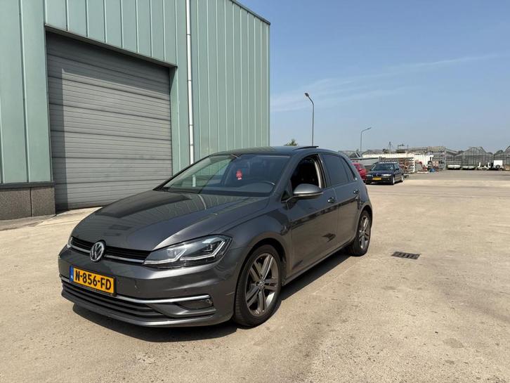 Volkswagen Golf 1.6 TDI Highline Business R PANO AUTOMAAT, Auto's, Volkswagen, Bedrijf, Te koop, Golf, ABS, Achteruitrijcamera