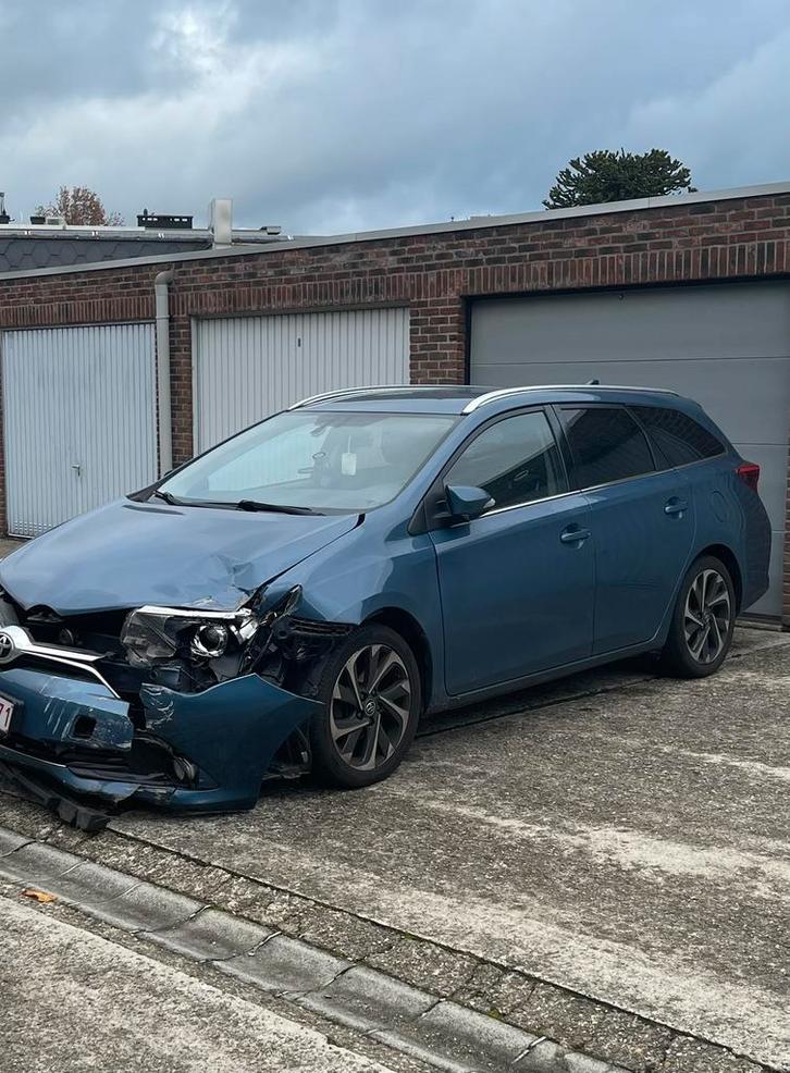 Toyota auris Schade!!!, Auto-onderdelen, Carrosserie en Plaatwerk, Ophalen