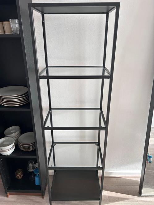 Ikea Vitrinekast - Metalen Stellingkast met Glas, Huis en Inrichting, Kasten | Stellingkasten, Gebruikt, Ophalen