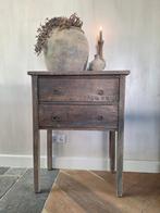 Stoere oud houten sidetable met twee laden, Teakhout, Nieuw, Ophalen of Verzenden, 25 tot 50 cm