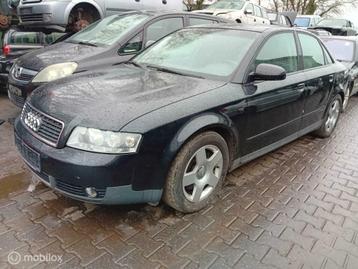 Audi A4 Limousine 2.4 2004 ONDERDELEN beschikbaar voor biedingen