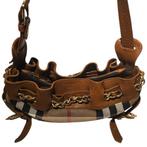 Burberry Canvas Chain Strap Shoulder Bag, Burberry, Gebruikt, https://www.burberry.com/contact-us/, Horseferry House, Horseferry Road, London SW1P 2AW, Verenigd Koninkrijk