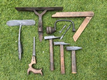 Oud gereedschap ( zeker 80 jaar oud beschikbaar voor biedingen