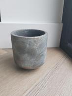 Leuk klein bloempotje, Tuin en Terras, Bloempotten, Steen, Rond, Binnen, Ophalen of Verzenden