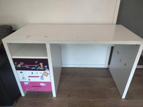 Gratis Kinderbureau met lades, Huis en Inrichting, Bureaus, Gebruikt, Bureau, Ophalen