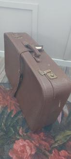 Vintage Bruine Koffer met Label, Sieraden, Tassen en Uiterlijk, Koffers, Ophalen of Verzenden, Gebruikt, Overige materialen