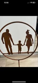 Ijzeren beeldje van een gezin op voet, Verzamelen, Beelden en Beeldjes, Ophalen of Verzenden, Nieuw, Mens