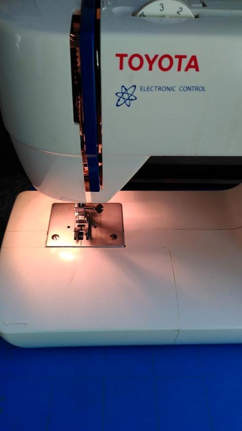 Toyota JFS21 electronic control naaimachine, Hobby en Vrije tijd, Naaimachines en Toebehoren, Gebruikt, Overige merken, Ophalen