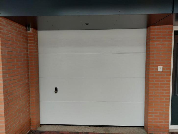 Sectionale garagedeur, Doe-het-zelf en Verbouw, Deuren en Horren, Gebruikt, Garagedeur, 215 cm of meer, 120 cm of meer, Kunststof