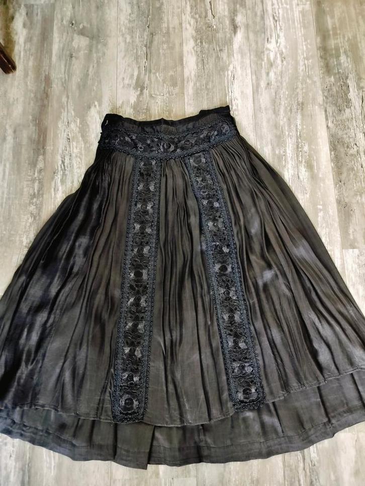 Vintage rok. Folklor, Kleding | Dames, Rokken, Zo goed als nieuw, Maat 38/40 (M), Zwart, Onder de knie, Ophalen of Verzenden