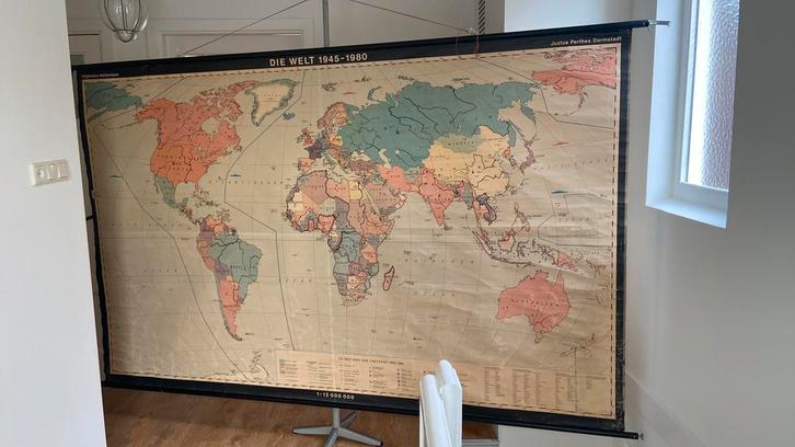 Unieke reusachtige schoolkaart Die Welt 1945 - 1980, Antiek en Kunst, Antiek | Schoolplaten, Geschiedenis, Ophalen