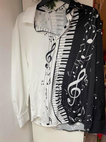Muziekblouse Maat S - Nette Staat beschikbaar voor biedingen