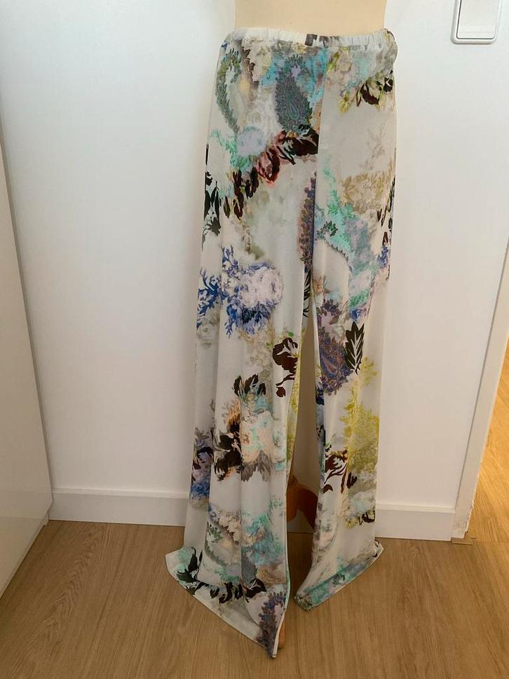 Etro Wijde Broek - Kleurrijk & Comfortabel, Kleding | Dames, Broeken en Pantalons, Zo goed als nieuw, Maat 42/44 (L), Overige kleuren