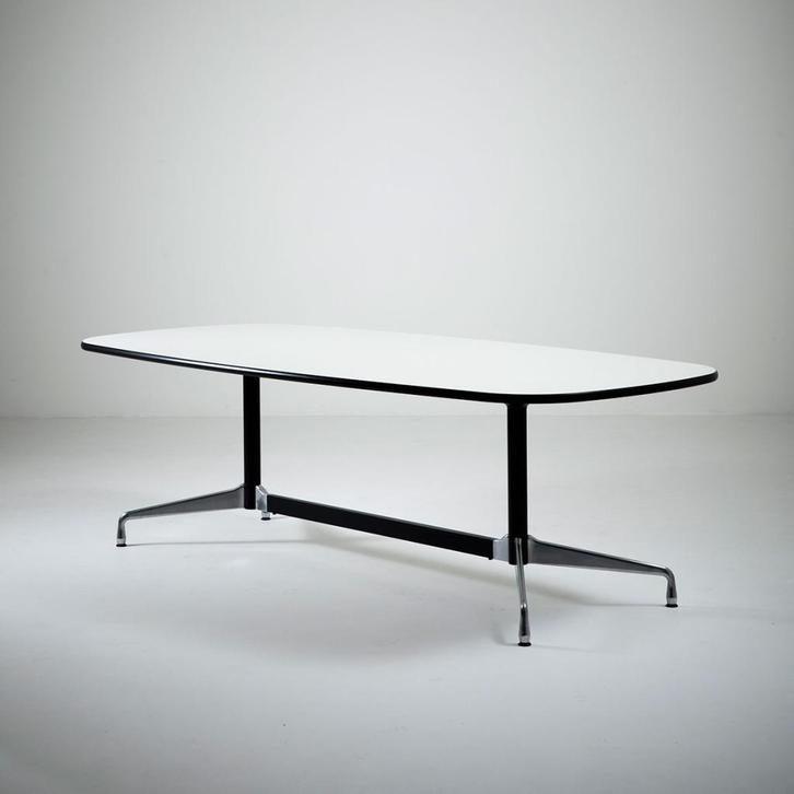 1 Vitra Eames Segmented Table Wit 274 x 135 cm, Huis en Inrichting, Tafels | Eettafels, Zo goed als nieuw, 200 cm of meer, 50 tot 100 cm