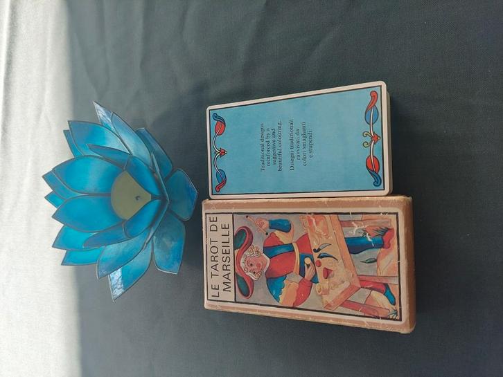 Vintage tarot set Le tarot de Marseille, Boeken, Esoterie en Spiritualiteit, Gelezen, Overige typen, Tarot of Kaarten leggen, Ophalen of Verzenden