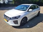 Hyundai IONIQ 1.6 GDI Blue HEV 141 pk DCT 2016 Wit, Auto's, Hyundai, Wit, Origineel Nederlands, IONIQ, Grijs