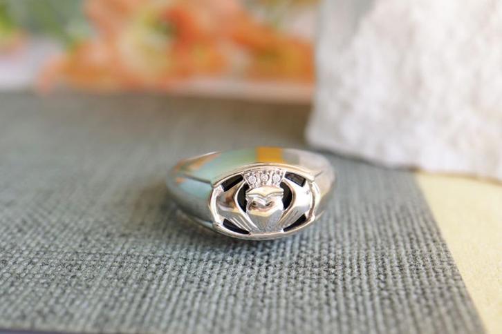 Claddagh | 9 Karaat Witgouden Heren Ring, Sieraden, Tassen en Uiterlijk, Ringen, Zo goed als nieuw, Heer, 20 of groter, Goud, Goud