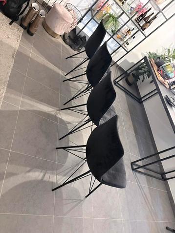 Zwarte Eetkamerstoelen - Set beschikbaar voor biedingen