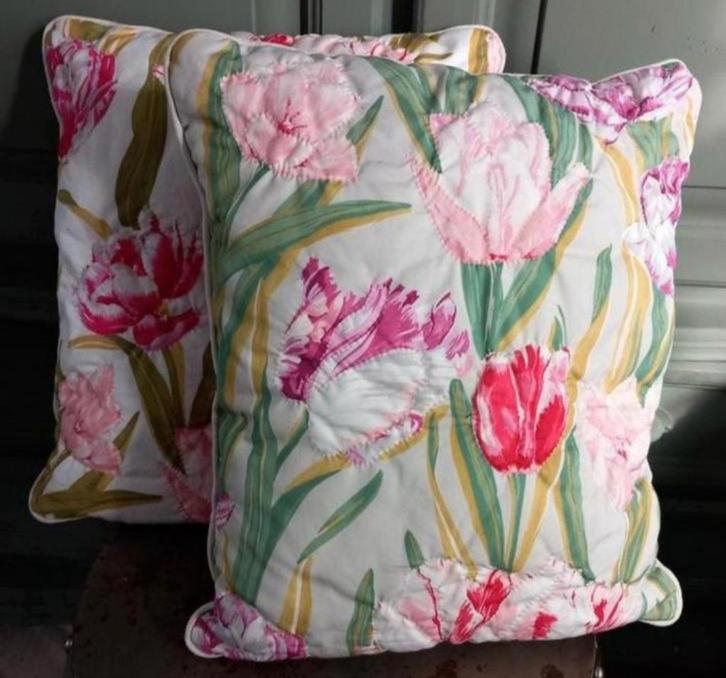 2 stuks Tulpen kussens handmade, Huis en Inrichting, Woonaccessoires | Kussens, Nieuw, Vierkant, Ophalen of Verzenden
