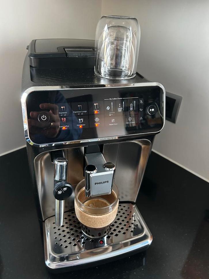 Philips LatteGo 3300 EP3326/90 - met garantie, Witgoed en Apparatuur, Koffiezetapparaten, Zo goed als nieuw, Koffiebonen, Espresso apparaat