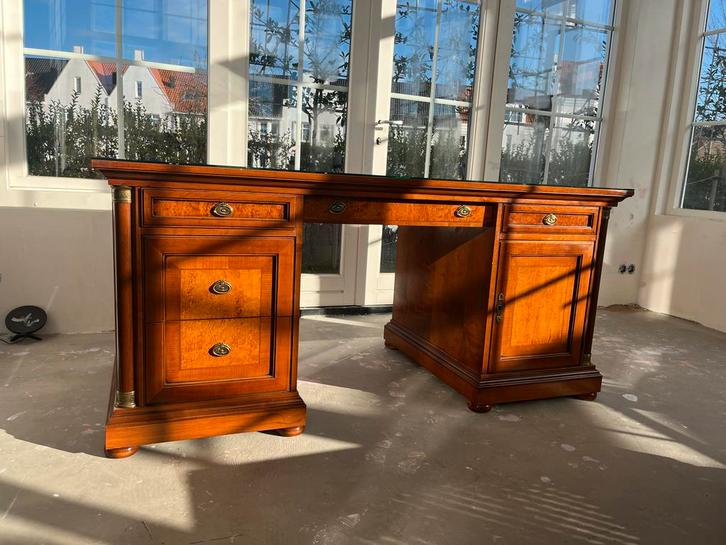 Klassieke Engelse Partnerdesk met Glasplaat, Huis en Inrichting, Bureaus, Gebruikt, Bureau, Ophalen