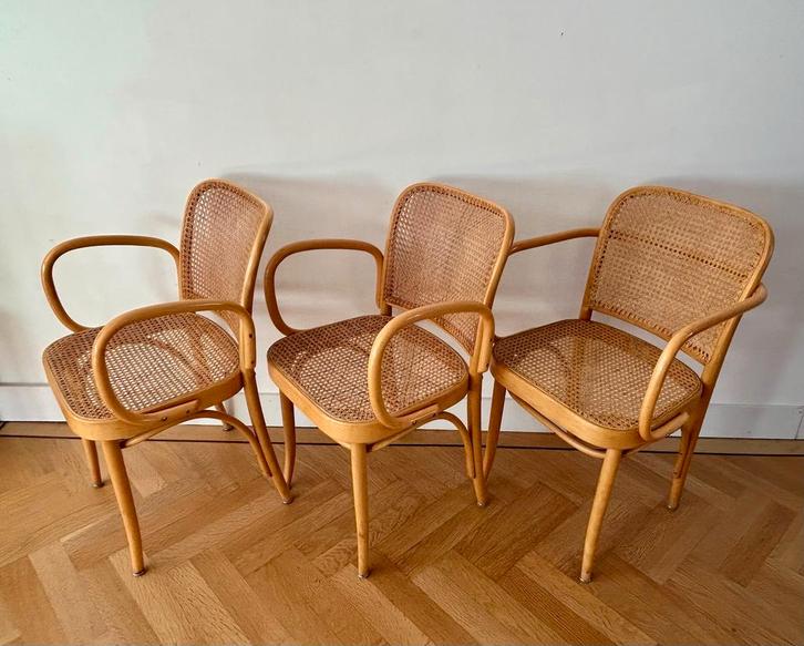 3 Praag of 811 stoelen, Thonet, Josef Hoffmann, 1995, Hütten, Huis en Inrichting, Stoelen, Gebruikt, Drie, Hout, Riet of Rotan