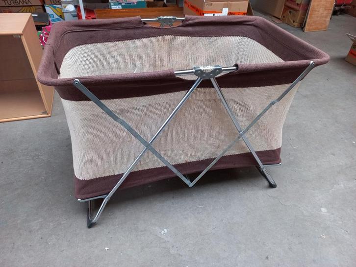 Vintage Campingbedje Jaren 80 - Retro Stijl, Huis en Inrichting, Slaapkamer | Nachtkastjes, Gebruikt, Overige materialen, Ophalen