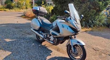 Honda Deauville NT700V - Betrouwbare Toermotor met Cardan beschikbaar voor biedingen