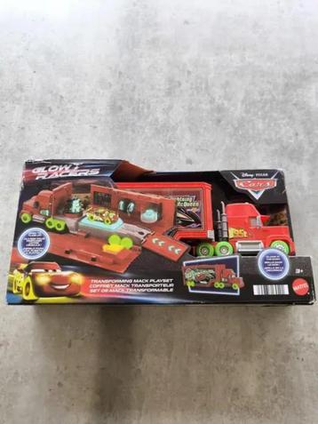 Mattel Disney and Pixar Cars Glow Racing Cars, Transforming  beschikbaar voor biedingen