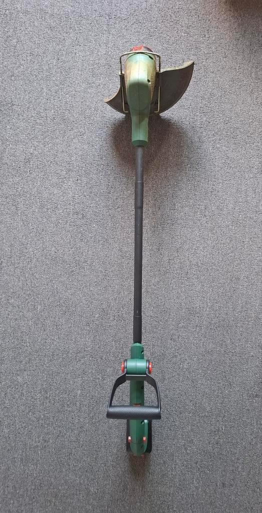 Grastrimmer, Bosch EasyGrassCut 18V-230– met accu en oplader, Tuin en Terras, Grastrimmers, Zo goed als nieuw, Accu, 10 tot 30 cm