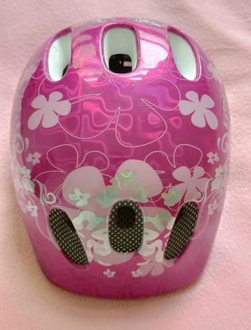 Helm voor meisjes beschikbaar voor biedingen