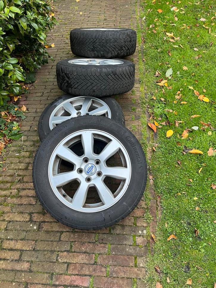Volvo Velgen met Continental Winterbanden, Auto-onderdelen, Banden en Velgen, Banden en Velgen, Winterbanden, 16 inch, 205 mm