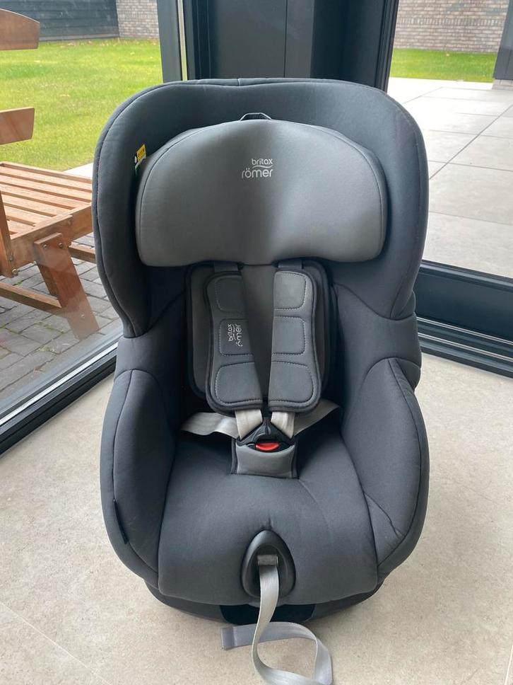 Mooie autostoel Britax Romer trifax 2 i-size grijs, Kinderen en Baby's, Autostoeltjes, Zo goed als nieuw, Romer, 9 t/m 18 kg, Isofix