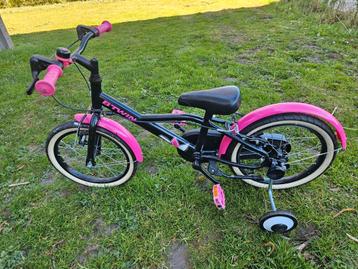 B'twin kinderfiets zo goed als nieuw incl garantie  beschikbaar voor biedingen