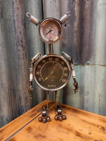 Metalen robot - auto onderdelen - mancave beschikbaar voor biedingen