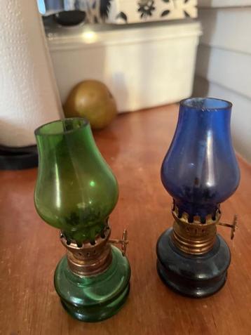 2 stuks mini olie lampen  beschikbaar voor biedingen
