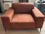 Te koop: comfortabele loveseat in warme cognac kleur, Huis en Inrichting, Fauteuils, Ophalen, Zo goed als nieuw, Stof, 75 tot 100 cm